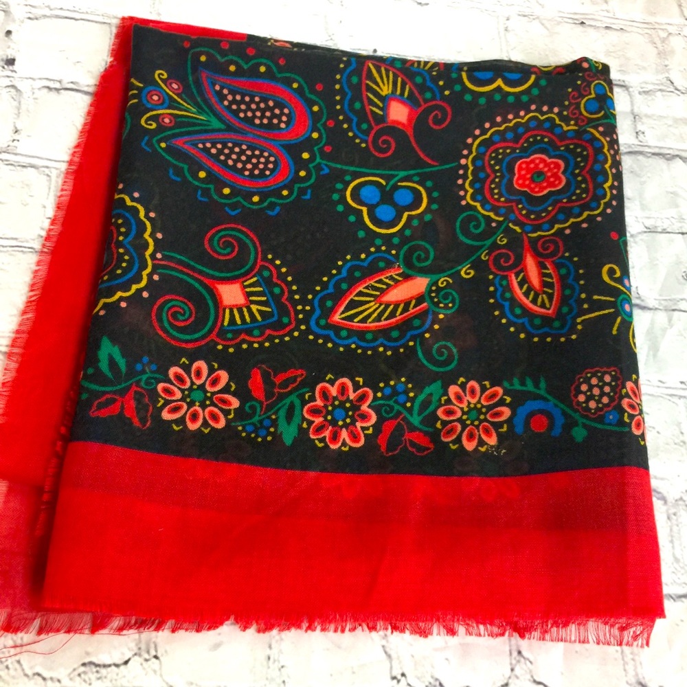 COLLECTIONS MADE IN ITALY POLYESTER SQUARE SCARF